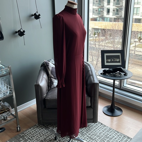 New REFORMATION Stevi Slit-Leg Crepe Midi Dress in Plum Size 8 - Picture 3 of 8